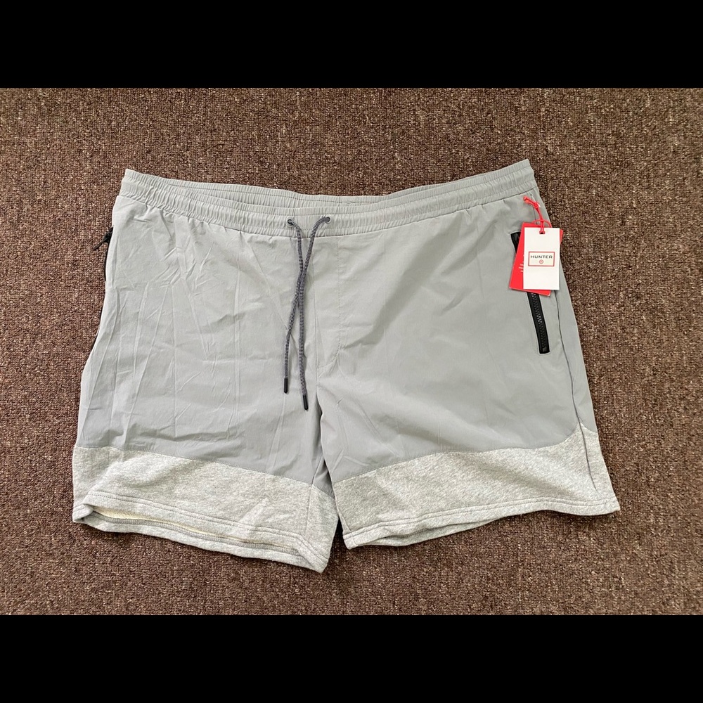 Brand New with tags Hunter Mens XXL gray shorts.